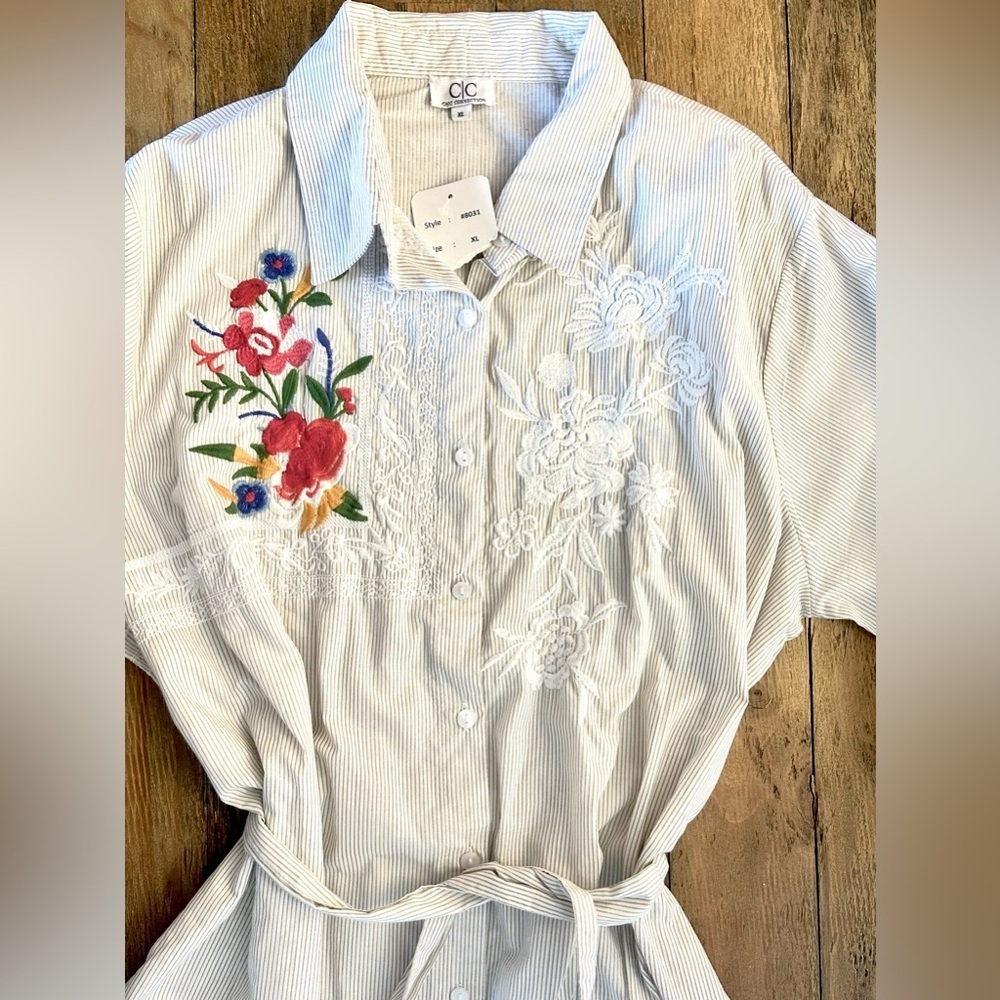 CC Chic Connection White/gray striped Shirt Belted Dress with Floral embroidery - Picture 13 of 13